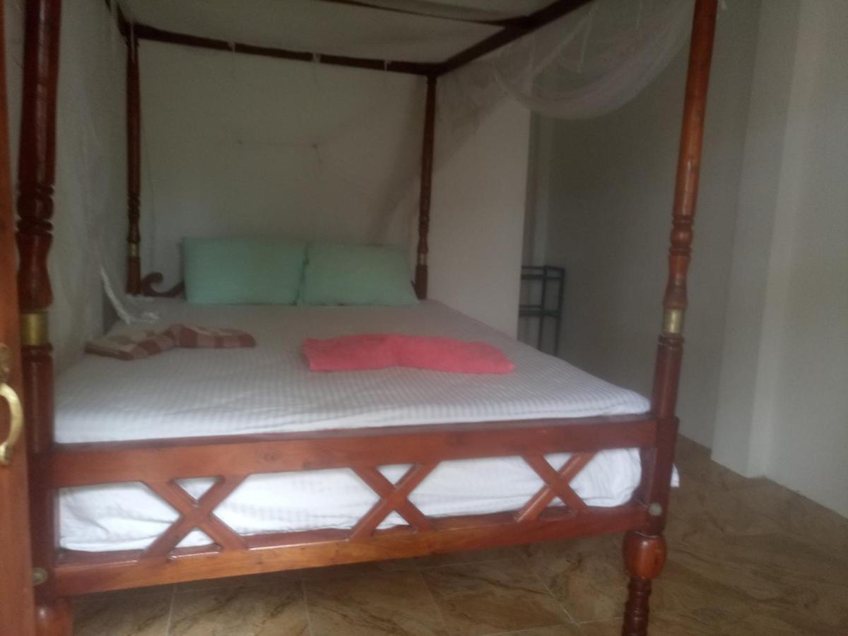Kusuma'S Lazy Left Hotel Midigama Timur Bagian luar foto