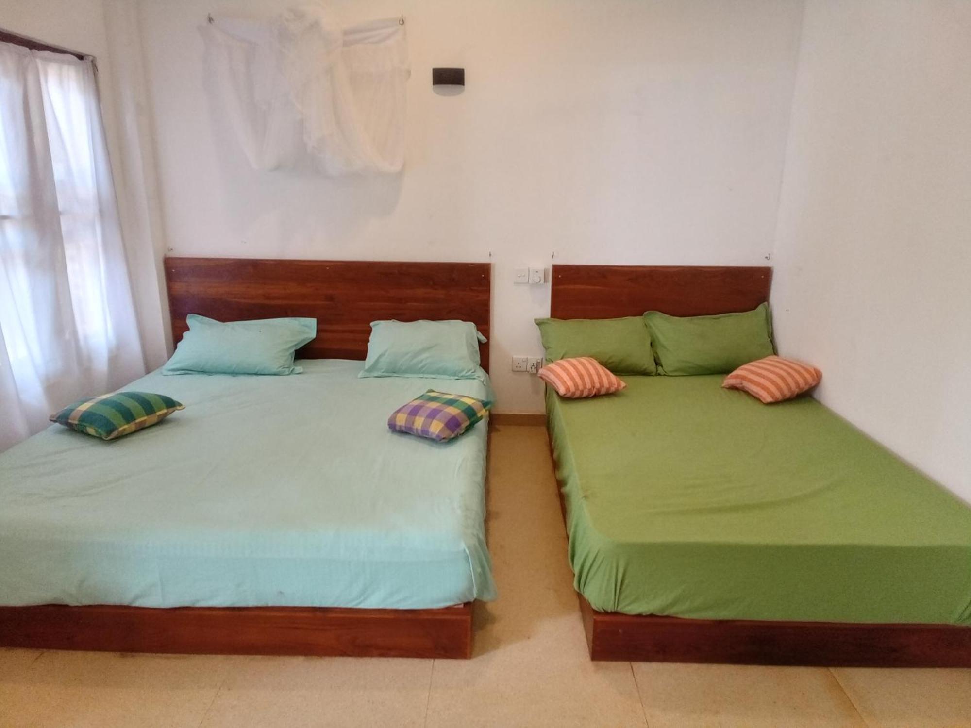 Kusuma'S Lazy Left Hotel Midigama Timur Ruang foto