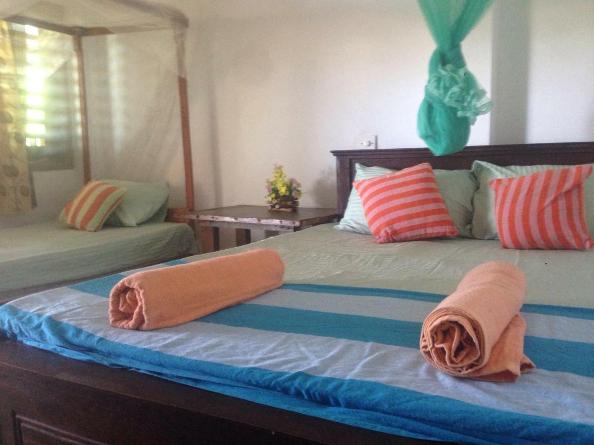 Kusuma'S Lazy Left Hotel Midigama Timur Bagian luar foto